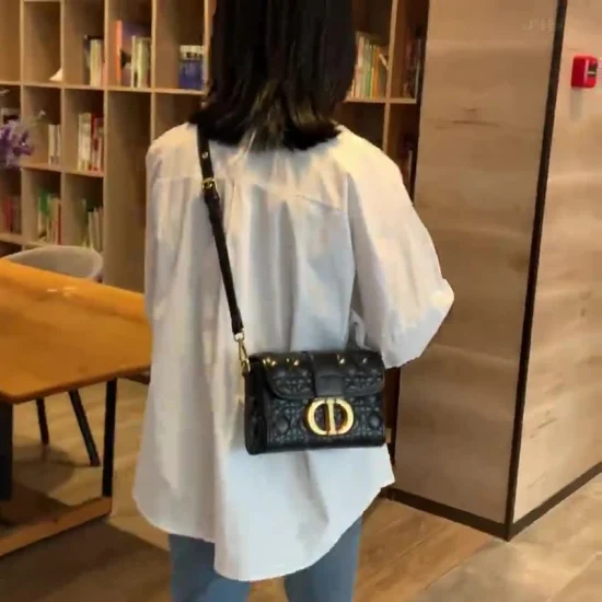 Guangzhou 1: 1 Bolso de mano de cuero genuino para mujer L Bag V Sobre de alta calidad Bolsos de mujer vintage